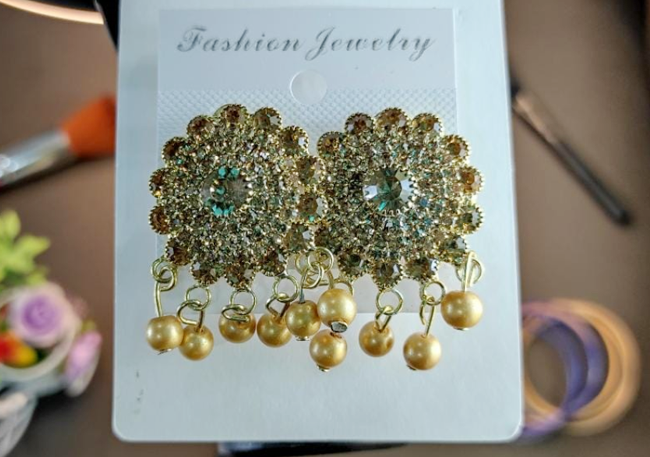 Pakistani Earrings Price 2022, Golden Earring Design with Price in Pakistan 2022, Buy Earrings for Women Online in Pakistan 2022.